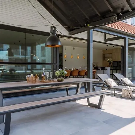 Huswell - Luxurious House With Indoor Elevator In Villa