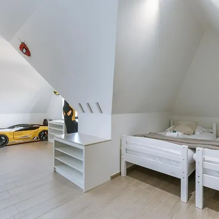 Huswell - Luxurious House With Indoor Elevator In Villa Knokke-Heist